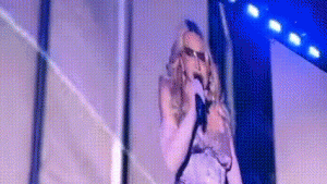 Sabrina Carpenter dan Madonna Guncang Coachella dengan Kolaborasi Penuh Nostalgia dan Pesan Persatuan