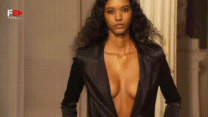  NINA RICCI Spring/Summer 2026 Tampil Puitis dan Emosional di Paris Fashion Week