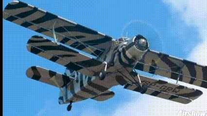 Aksi Dramatis hingga Senja, Airshow  Sun ‘n Fun 2026 Hipnotis Ribuan Penonton 