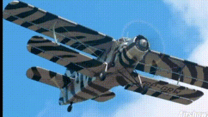 Aksi Dramatis hingga Senja, Airshow  Sun ‘n Fun 2026 Hipnotis Ribuan Penonton