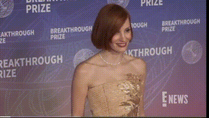 Jessica Chastain Tampil Berani dengan Gaya Rambut Baru di Breakthrough Prize 2026