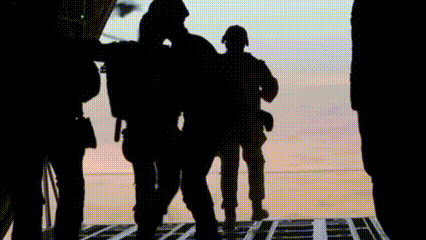  Operasi Lintas Udara Modern: Dari Terjun Payung hingga Infiltrasi Helikopter Presisi Tinggi