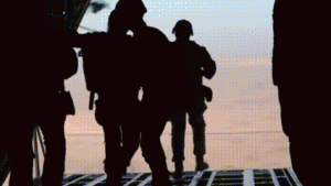  Operasi Lintas Udara Modern: Dari Terjun Payung hingga Infiltrasi Helikopter Presisi Tinggi