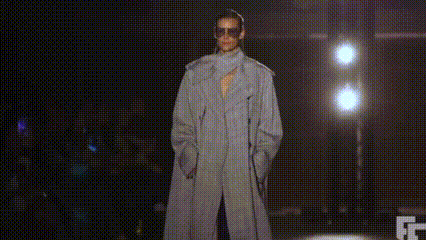 Roksanda Ilincic Hadirkan Siluet Artistik dan Warna Dramatis di London Fashion Week Spring/Summer 2026