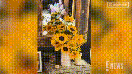  Ulang Tahun ke-31, Gigi Hadid Pamer Buket Bunga dari Bradley Cooper dan Sahabat Selebriti