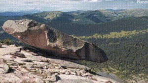  Keajaiban Formasi Batuan Dunia: Dari Apel Terbelah hingga Pilar Raksasa Penantang Gravitasi