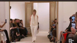  Alberta Ferretti Spring/Summer 2026: Visi Baru Lorenzo Serafini yang Romantis dan Modern