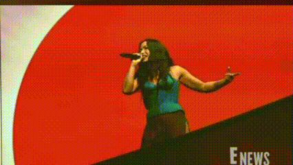 Demi Lovato Hadirkan Suami di Panggung New York, Bawakan Lagu Pernikahan Penuh Haru