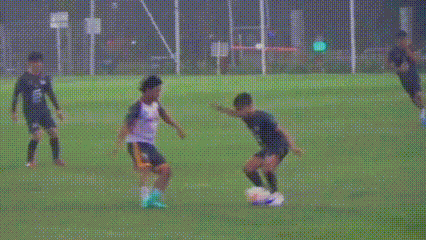Betrand Peto Tetap Jadi Andalan Selebriti FC, Hujan Deras Tak Padamkan Semangat