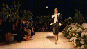  Saint Laurent Tampil Memikat di Paris Fashion Week 2026, Anthony Vaccarello Suguhkan Siluet Berani dan Elegan