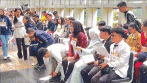  Melly Lee Terharu Lihat Perjuangan Peserta Audisi Dangdut Academy 8