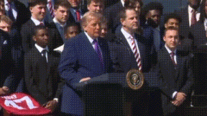  Trump Sambut Juara Nasional Indiana Hoosiers di Gedung Putih, Puji Pelatih Kurt Cignetti sebagai “Pemenang Sejati”