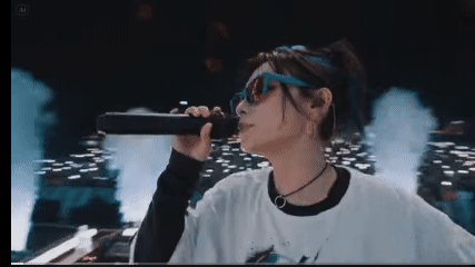 “Hold Me In The Rush” Jadi Anthem EDM Futuristik yang Bakar Festival Musik Malam