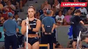 Dramatis dan Menegangkan! Momen-Momen Terbaik Pole Vault Putri Ini Bikin Penonton Deg-Degan
