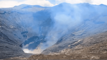  Menyusuri Tradisi Adat Indonesia di Tengah Gunung Api, Laut Purba, dan Tanah Leluhur