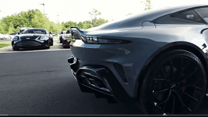  Aston Martin Vantage S 2026 Tampil Garang, Perpaduan China Grey dan Californian Poppy Jadi Magnet Pecinta Sports Car