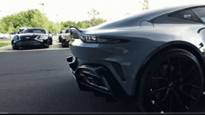  Aston Martin Vantage S 2026 Tampil Garang, Perpaduan China Grey dan Californian Poppy Jadi Magnet Pecinta Sports Car