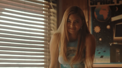 “Girls Like Girls”, Lagu Ikonik Hayley Kiyoko yang Rayakan Kebebasan Cinta