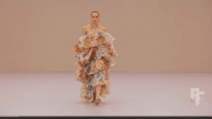  Romansa Musim Panas Warnai Koleksi Zimmermann di Paris Fashion Week Spring/Summer 2026