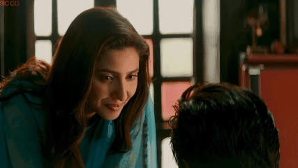  “Zaalima” dari Film Raees Kembali Viral, Romansa Shah Rukh Khan dan Mahira Khan Jadi Sorotan