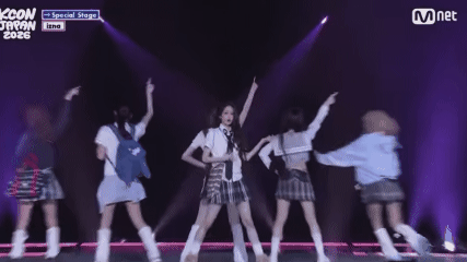 IZNA Tampilkan Emosi Mendalam Lewat Cover “I LOVE YOU” di KCON JAPAN 2026 