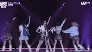 IZNA Tampilkan Emosi Mendalam Lewat Cover “I LOVE YOU” di KCON JAPAN 2026