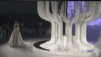 Justin Alexander Tampilkan Koleksi Pengantin Elegan di Barcelona Bridal Fashion Week 2026