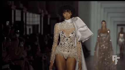  Tony Ward Tampilkan Kemewahan Cahaya dalam Koleksi Haute Couture Spring/Summer 2026 “Facets of Light”