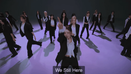  tripleS Tampilkan Semangat Pantang Menyerah dalam “Baby Flower” di Suit Dance
