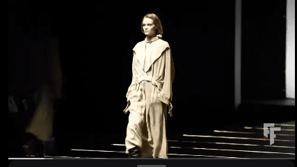 Lorenzo Serafini Tampilkan Feminitas Modern dalam Koleksi Alberta Ferretti Fall/Winter 2026/2027 di Milan Fashion Week