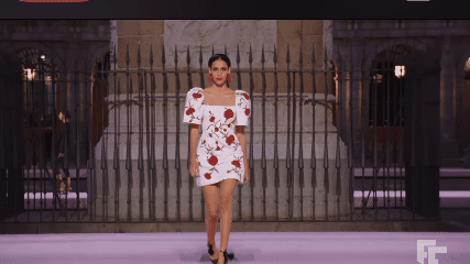  Carolina Herrera Tampilkan Koleksi Spring/Summer 2026 di Plaza Mayor Madrid