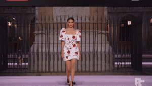  Carolina Herrera Tampilkan Koleksi Spring/Summer 2026 di Plaza Mayor Madrid