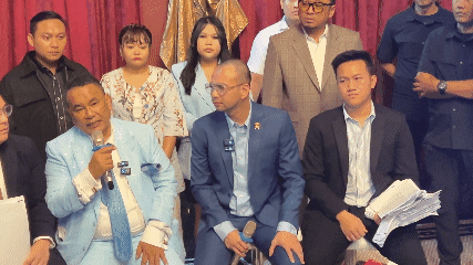  Raffi Ahmad Bantah Terlibat Dugaan Impor iPhone dari New York, Didampingi Hotman Paris Beri Klarifikasi