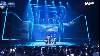  izna Tampil Perdana Bawakan “R.I.P.” di M Countdown, Suguhkan Konsep Gelap dan Penuh Energi 