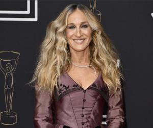  Sarah Jessica Parker Rayakan Ulang Tahun Kembar Putrinya dengan Unggahan Foto Keluarga yang Jarang Terlihat
