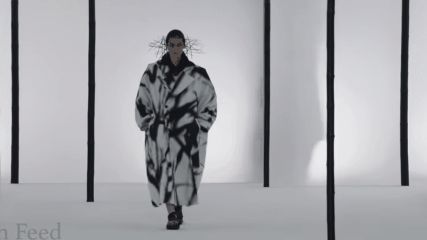 Issey Miyake Tampilkan Eksplorasi Siluet dan Tekstur dalam Koleksi Menswear Spring/Summer 2027 di Paris Fashion Week