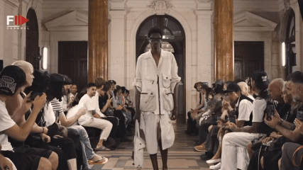 ZIGGY CHEN Tampilkan Koleksi Menswear Spring 2027 di Paris, Eksplorasi Siluet Longgar dan Nuansa Artistik