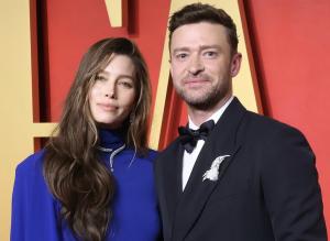 Jessica Biel Pamer Latihan Full-Body Intens, Justin Timberlake Berkelakar Soal Cincin Bawang
