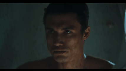 “Her Private Hell” Tawarkan Teror Psikologis, Misteri The Leather Man Jadi Ancaman Mematikan