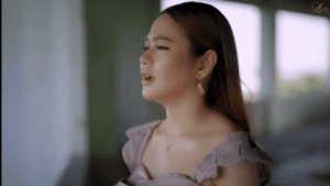  Lady Rara Curahkan Luka Hati Lewat Penampilan Emosional “Anggap Aku Tiada”