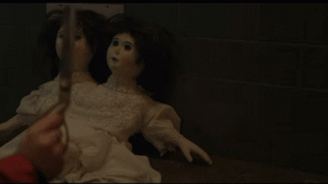  Film Horor “She Saw Us” Suguhkan Teror Rumah Tua dengan Misteri Penyihir dan Anak Berkepala Dua