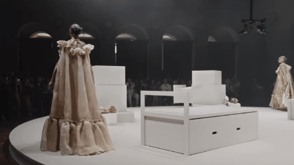 Viktor&Rolf Tampilkan Koleksi Haute Couture Autumn/Winter 2026 Bertajuk Gilded Age 2.0