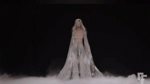  Iris van Herpen Hadirkan “Sonic Starquakes”, Perpaduan Kosmos dan Haute Couture di Paris