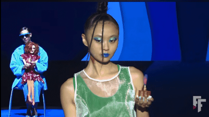  Agatha Ruiz de la Prada Hadirkan Koleksi Spring/Summer 2026 Penuh Warna di Mercedes-Benz Fashion Week Madrid