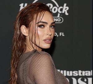  Megan Fox Balas Pedas Kritik Soal Unggahan Lingerie: “Mantan Saya yang Mana Ini?”