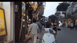 Hanoi Old Quarter Tawarkan Suasana Jalanan yang Semarak, Interaksi Warga Jadi Daya Tarik Wisata