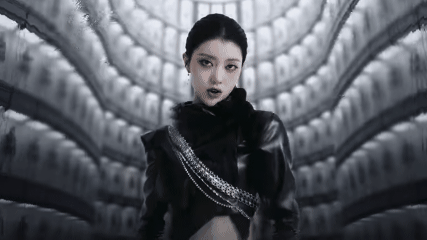  XIAOTING Tampil Percaya Diri Lewat Single Solo ‘LEGEND’