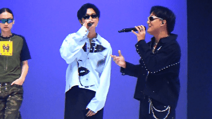 Rizky Febian dan Rizwan Fadilah Kompak Debut di Indonesia Fashion Week