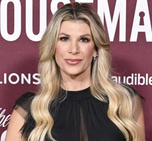 Alexis Bellino Pamer Hasil Mini Facelift Jelang Ulang Tahun ke-50