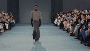 Max Mara Tampilkan Koleksi Womenswear Elegan Karya Ian Griffiths di Milan Fashion Week